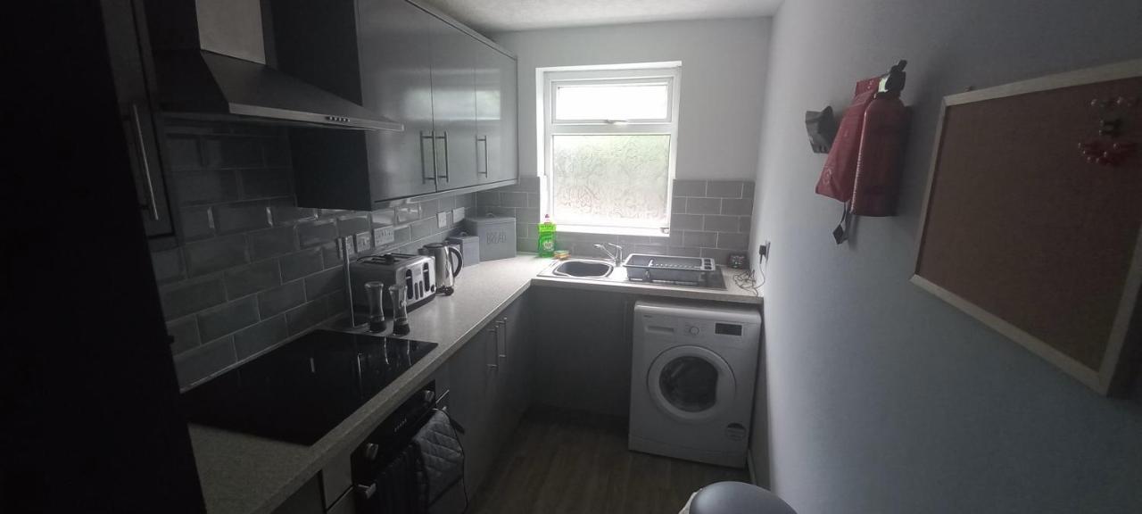 6-Min Walk To New Cross Parking Long Stay Discounts Вулвергемптон Екстер'єр фото