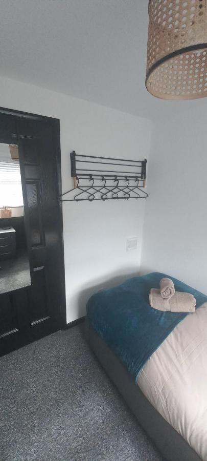 6-Min Walk To New Cross Parking Long Stay Discounts Вулвергемптон Екстер'єр фото